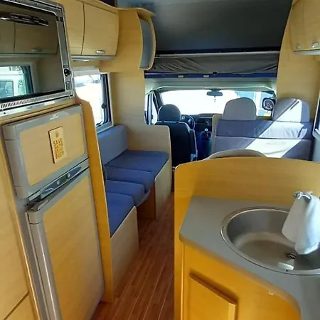 Autocaravana Familiar Campsite Es Castell (Menorca)