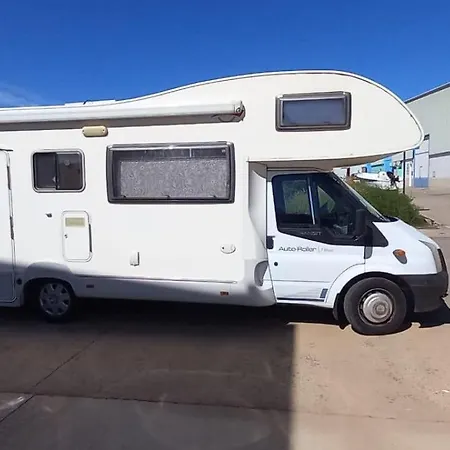 Kemping Autocaravana Familiar Es Castell